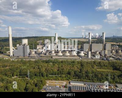 Das Kraftwerk Frimmersdorf ist ein stillgelegtes Braunkohlekraftwerk in der Stadt Grevenbroich. Es war eine der größten Kohlekraftwerke der pla Stockfoto