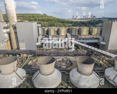 Das Kraftwerk Frimmersdorf ist ein stillgelegtes Braunkohlekraftwerk in der Stadt Grevenbroich. Es war eine der größten Kohlekraftwerke der pla Stockfoto