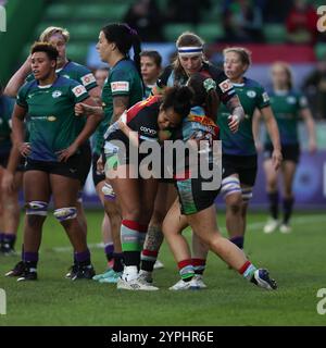 Twickenham, Großbritannien. November 2024 30. Kayleigh Powell von den Harlequins Women erzielte den ersten Versuch, das Ergebnis 5-0 während des Premiership Womens Rugby Matches zwischen Harlequins Women und Trailfinders Women am 30. November 2024 in Twickenham Stoop, Twickenham, England zu erzielen. Foto von Ken Sparks. Nur redaktionelle Verwendung, Lizenz für kommerzielle Nutzung erforderlich. Keine Verwendung bei Wetten, Spielen oder Publikationen eines einzelnen Clubs/einer Liga/eines Spielers. Quelle: UK Sports Pics Ltd/Alamy Live News Stockfoto