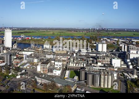 Maisstärkefabrik in einem Hafen am Rhein, in Nordrhein-Westfalen Stockfoto