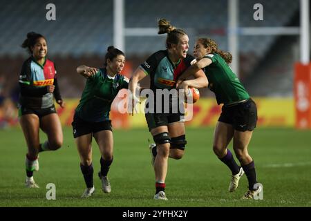 Twickenham, Großbritannien. November 2024 30. Abby Dow von Trailfinders Women stummelt den Ball während des Premiership Women's Rugby-Spiels zwischen Harlequins Women und Trailfinders Women am 30. November 2024 im Twickenham Stoop in Twickenham, England. Foto von Ken Sparks. Nur redaktionelle Verwendung, Lizenz für kommerzielle Nutzung erforderlich. Keine Verwendung bei Wetten, Spielen oder Publikationen eines einzelnen Clubs/einer Liga/eines Spielers. Quelle: UK Sports Pics Ltd/Alamy Live News Stockfoto