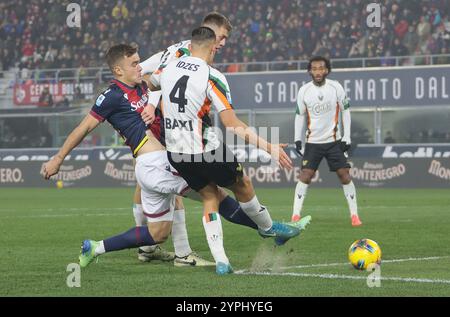 Bologna, Italien. November 2024 30. Bolognas Thijs Dallinga während des italienischen Fußballspiels Enilive Serie A zwischen Bologna f.c. und Venezia im DallÕAra-Stadion in Bologna, Norditalien, Samstag, 30. November, 2024. Sport - Fußball - (Foto Michele Nucci Credit: LaPresse/Alamy Live News Stockfoto