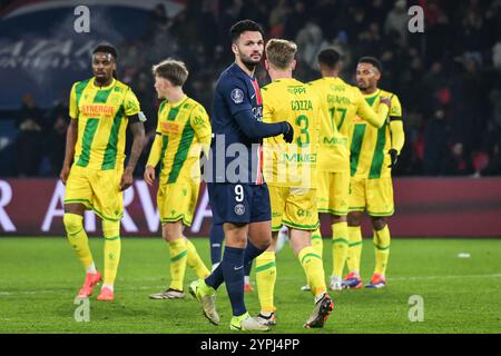 Paris, Frankreich. November 2024 30. Der Stürmer Goncalo Ramos von Paris Saint-Germain blickt auf das Ende des französischen L1-Fußballspiels zwischen Paris Saint-Germain und dem FC Nantes am 30. November 2024 im Parc des Princes-Stadion in Paris. Foto: Firas Abdullah/ABACAPRESS. COM Credit: Abaca Press/Alamy Live News Stockfoto