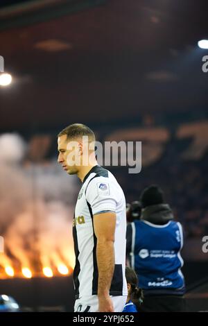 Zürich, Schweiz. März 2021. Zürich, Schweiz, 30. November 2024: NIKOLA KATIC (24 FCZ) läuft vor dem Auftakt auf dem Platz. Super League Fußball Spiel zwischen dem FC Zürich und dem Grasshopper Club Zürich im Stadion Letzigrund in Zürich. (Maximilian Gärtner/SPP) Credit: SPP Sport Pressefoto. /Alamy Live News Stockfoto