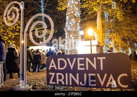 Zagreb, 301124. Beleuchtung der Weihnachtsbeleuchtung auf dem Nikola Subic Zrinski Platz mit der Anwesenheit vieler Bürger und Besucher und der Anwesenheit des Bürgermeisters Tomislav Tomasevic. Foto: Darko Tomas / CROPIX Copyright: XxDarkoxTomasx zrinjevac21-301124 Stockfoto