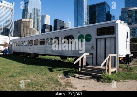 Personenwagen im Roundhouse Park am Bremner Boulevard im Zentrum von Toronto, Ontario, Kanada Stockfoto