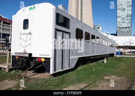 Personenwagen im Roundhouse Park am Bremner Boulevard im Zentrum von Toronto, Ontario, Kanada Stockfoto