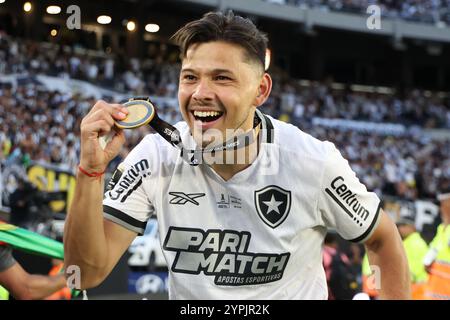 Buenos Aires, Argentinien. Dezember 2024. Oscar Romero von Botafogo spielte im Finale des CONMEBOL Libertadores 2024 zwischen Clube Atletico Mineiro und Botafogo FR am 30. November in Buenos Aires. (Foto: Miguel Marruffo/PRESSINPHOTO) Credit: PRESSINPHOTO SPORTS AGENCY/Alamy Live News Stockfoto