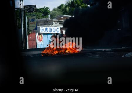 Port-au-Prince, Port-au-Prince, Haiti. November 2024 30. Haiti, haitianische Polizei und MSS, Operation gegen bewaffnete Banden. (Credit Image: © Patrice Noel/ZUMA Press Wire) NUR REDAKTIONELLE VERWENDUNG! Nicht für kommerzielle ZWECKE! Stockfoto