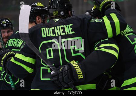 Dallas, Usa. November 2024. Matt Duchene #95 der Dallas Stars während des Spiels gegen Colorado Avalanche der NHL reguläre Saison im American Airlines Center. Endpunktzahl Dallas Stars 5-3 Colorado Avalanche. Am 29. November 2024 in Dallas, Texas, USA. (Foto: Javier Vicencio/Eyepix Group/SIPA USA) Credit: SIPA USA/Alamy Live News Stockfoto