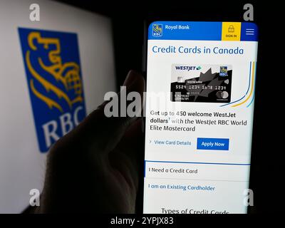 Deutschland. Juli 2024. In dieser Abbildung befindet sich ein Smartphone mit der Webseite des kanadischen Finanzunternehmens Royal Bank of Canada (RBC) mit Logo. (Credit Image: © Timon Schneider/SOPA Images via ZUMA Press Wire) NUR REDAKTIONELLE VERWENDUNG! Nicht für kommerzielle ZWECKE! Stockfoto