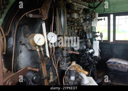 Eine erhaltene Dampflokomotive (SL), D51 560, erbaut 1940 und 1974 ausgemustert, ausgestellt vor dem ehemaligen Bahnhof Muroran in Hokkaido, Japan. Stockfoto