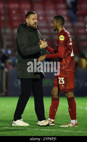 Crawley Town's neuer Manager Rob Elliot beim Spiel der 2. Runde des FA Cup zwischen Crawley Town und Lincoln City im Broadfield Stadium in Crawley. Stockfoto