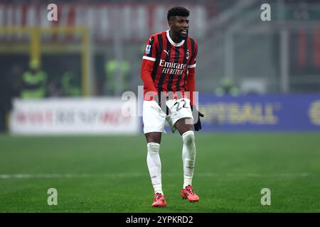 Mailand, Italien. November 2024 30. Emerson Royal vom AC Milan Gesten während des Fußballspiels der Serie A zwischen AC Milan und Empoli FC im Stadio Giuseppe Meazza am 30. November 2024 in Mailand. Quelle: Marco Canoniero/Alamy Live News Stockfoto