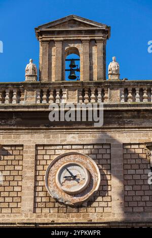 Dom Monopoli mit Kuppel, Basilika der Madonna della Madia oder Santa Maria della Madia, Monopoli, Apulien, Provinz Bari, Italien Stockfoto