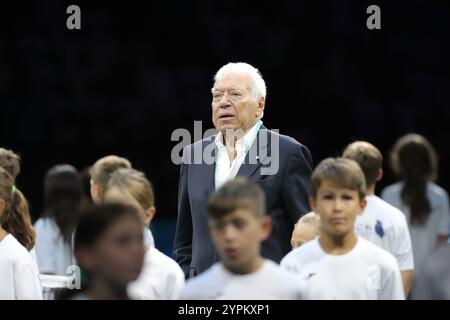 Bologna, Italien. September 2023. Foto Michele Nucci/LaPresse 13 Settembre 2023 - Bologna, Italia - Sport, Tennis - Canada vs Italia - Alexis Galarneau (CAN) / Lorenzo Sonego (ITA) - Coppa Davis 2023 - Unipol Arena. Nella Foto: Nicola Pietrangeli ex campione festeggiato per i suoi 90 anni Foto Michele Nucci/LaPresse - 13. September 2023 Bologna, Italien - Sport, Tennis - Kanada vs Italien - Alexis Galarneau (CAN) V Lorenzo Sonego (ITA) - Davis Cup 2023 - Unipol Arena. Im Bild: Ehemalige Tennismeisterin Nicola Pietrangeli Credit: LaPresse/Alamy Live News Stockfoto