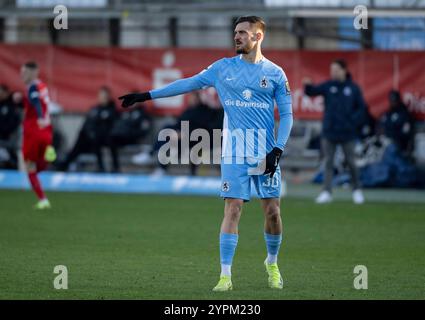 München, Deutschland. November 2024 30. Maximilian Wolfram (TSV 1860 München, #30). GER, TSV 1860 München gegen den FC Hansa Rostock, Fussball, 3. Bundesliga, 16. Spieltag, Saison 2024/2025, 30.11.2024. (DIE DFL-DFB-VORSCHRIFTEN VERBIETEN DIE VERWENDUNG VON FOTOS ALS BILDSEQUENZEN UND/ODER QUASI-VIDEO). Foto: Eibner-Pressefoto/Heike feiner Credit: dpa/Alamy Live News Stockfoto