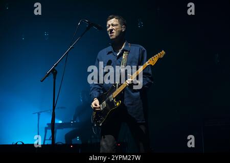 London, Großbritannien. November 2024 30. LONDON, ENGLAND – NOVEMBER 30: Leo Wyndham von „Palace“, der am 30. November 2024 in London im Eventim Apollo auftrat. CAP/MAR © MAR/Capital Pictures Credit: Capital Pictures/Alamy Live News Stockfoto