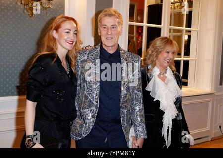 Uli Stein mit Ehefrau Cornelia und Tochter Jennifer beim Movie meets Media Event 2024 im Hotel Atlantic. Hamburg, 30.11.2024 *** Uli Stein mit seiner Frau Cornelia und Tochter Jennifer beim Movie Meets Media Event 2024 im Hotel Atlantic Hamburg, 30 11 2024 Foto:XC.xTamckex/xFuturexImagex Media 4255 Stockfoto