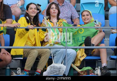 Gold Coast, Australien. Dezember 2024. Robina, Australien, 1. Dezember 2024: Fans der Matildas werden im Stadion vor dem Freundschaftsspiel zwischen Australias CommBank Matildas und brasilianischen Frauen im CBUS Super Stadium, Robina, Australien gesehen Matthew Starling (Promediapix/SPP) Credit: SPP Sport Press Photo. /Alamy Live News Stockfoto