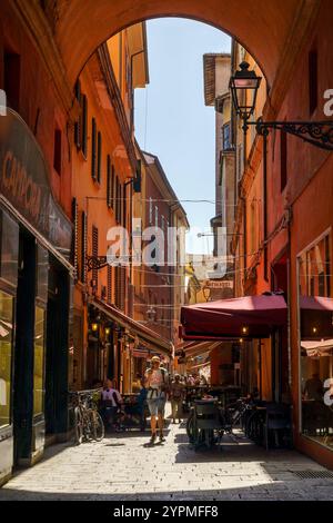 Straßenszene in Bologna Emilia Romagna Italien Stockfoto