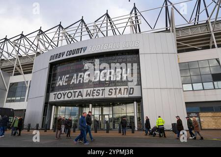 Derby, England, Vereinigtes Königreich am 1. Dezember 2024. Derby, Großbritannien. Dezember 2024. Allgemeine Ansicht außerhalb des Stadions während des Derby County FC gegen Sheffield Wednesday FC SKY Bet EFL Championship Match im Pride Park Stadium, Derby, England, Großbritannien am 1. Dezember 2024 Credit: Every Second Media/Alamy Live News Stockfoto