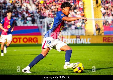 Barcelona, Espagne. November 2024 30. Lamine YAMAL von Barcelona während des spanischen Meisterschaftsspiels La Liga zwischen dem FC Barcelona und UD Las Palmas am 30. November 2024 im Estadi Olimpic Lluis Companys in Barcelona, Spanien - Foto Matthieu Mirville (J Garcia)/DPPI Credit: DPPI Media/Alamy Live News Stockfoto