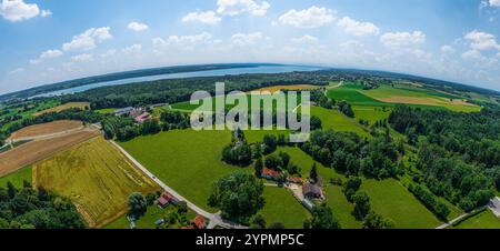 Das oberbayerische Alpenvorland bei Greifenberg am Ammersee im Sommer Stockfoto