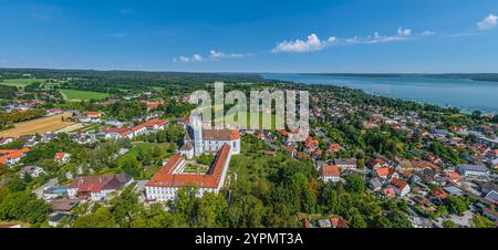 Blick auf Dießen am Ammersee und das Ammertal im oberbayerischen Alpenvorland Stockfoto