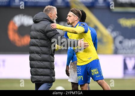 Sint Truiden, Belgien. Dezember 2024. Ein Fußballspiel zwischen Sint-Truiden VV und KRC Genk, Sonntag, den 1. Dezember 2024 in Sint-Truiden, am 16. Tag der Saison 2024-2025 der ersten Liga der „Jupiler Pro League“ der belgischen Meisterschaft. BELGA FOTO JOHAN EYCKENS Credit: Belga News Agency/Alamy Live News Stockfoto