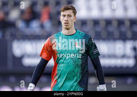 NIJMEGEN, 01-12-2024 , Goffert Stadium, Football, Dutch eredivisie, Saison 2024 / 2025, NEC Torhüter Robin Roefs während des Aufwärmens NEC - Ajax. Stockfoto