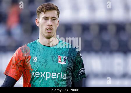 NIJMEGEN, 01-12-2024 , Goffert Stadium, Football, Dutch eredivisie, Saison 2024 / 2025, NEC Torhüter Robin Roefs während des Aufwärmens NEC - Ajax. Stockfoto