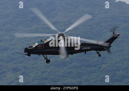 Ein Hubschrauber der chinesischen Volksbefreiungsarmee Changhe Z-10 auf der Airshow China in Zhuhai Stockfoto