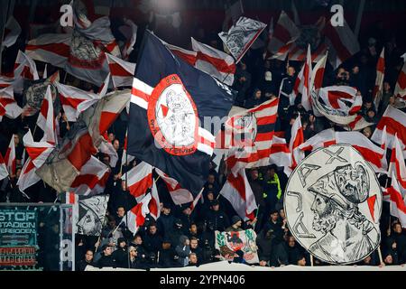 Nijmegen, Niederlande. Dezember 2024. NIJMEGEN, 01-12-2024, Goffert Stadium, Fußball, niederländische eredivisie, Saison 2024/2025, während des Spiels NEC - Ajax. Unterstützer von Ajax Credit: Pro Shots/Alamy Live News Stockfoto