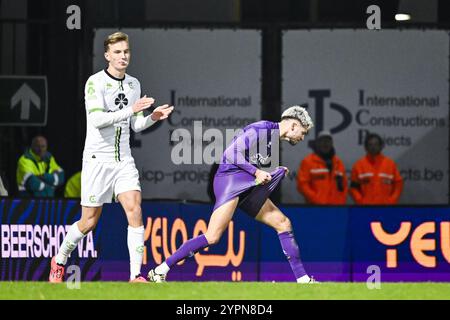 Antwerpen, Belgien. Dezember 2024. Beerschots Antoine Colassin reagiert auf ein Fußballspiel zwischen Beerschot VA und Cercle Brugge am Sonntag, den 1. Dezember 2024 in Antwerpen, am 16. Tag der Saison 2024-2025 der ersten Liga der „Jupiler Pro League“ der belgischen Meisterschaft. BELGA FOTO TOM GOYVAERTS Credit: Belga Nachrichtenagentur/Alamy Live News Stockfoto