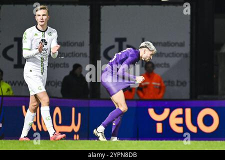 Antwerpen, Belgien. Dezember 2024. Beerschots Antoine Colassin reagiert auf ein Fußballspiel zwischen Beerschot VA und Cercle Brugge am Sonntag, den 1. Dezember 2024 in Antwerpen, am 16. Tag der Saison 2024-2025 der ersten Liga der „Jupiler Pro League“ der belgischen Meisterschaft. BELGA FOTO TOM GOYVAERTS Credit: Belga Nachrichtenagentur/Alamy Live News Stockfoto