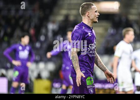 Antwerpen, Belgien. Dezember 2024. Beerschot's Thibaud Verlinden reagiert auf ein Fußballspiel zwischen Beerschot VA und Cercle Brugge am Sonntag, dem 1. Dezember 2024 in Antwerpen, am 16. Tag der Saison 2024-2025 der ersten Liga der „Jupiler Pro League“ der belgischen Meisterschaft. BELGA FOTO TOM GOYVAERTS Credit: Belga Nachrichtenagentur/Alamy Live News Stockfoto