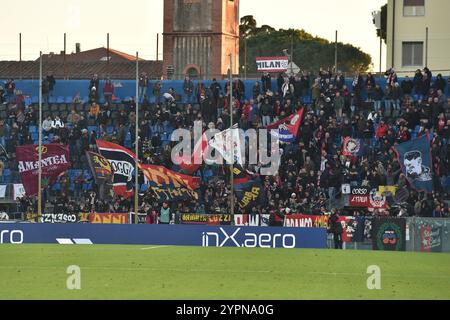 Fans Cosenza während des AC Pisa vs Cosenza Calcio, italienisches Fußball-Spiel der Serie B in Pisa, Italien, 01. Dezember 2024 Stockfoto