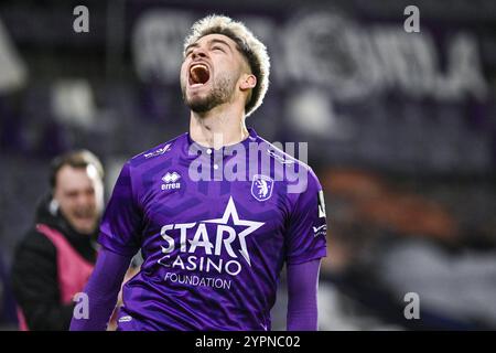 Antwerpen, Belgien. Dezember 2024. Beerschot's Antoine Colassin feiert nach einem Torschuss während eines Fußballspiels zwischen Beerschot VA und Cercle Brugge am Sonntag, dem 1. Dezember 2024 in Antwerpen, am 16. Tag der Saison 2024-2025 der ersten Liga der „Jupiler Pro League“ der belgischen Meisterschaft. BELGA FOTO TOM GOYVAERTS Credit: Belga Nachrichtenagentur/Alamy Live News Stockfoto