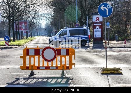 Amerikanische fünf-Zentner-Bombe im Neubaufeld der Medizinischen Hochschule Hannover MHH entschärft Evakuierung von 9000 Menschen Hannover, Karl-Wiechert-Allee/Nobelring, Spreestelle der Polizei Hannover Hannonver, Groß-Buchholz Niedersachsen, Region Hannover 9000 Stockfoto