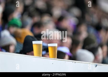 3. Liga - VfL Osnabrück - Alemannia Aachen am 01.12.2024 an der Bremer Brücke in Osnabrück Bierbecher Foto: Osnapix Stockfoto