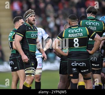 Angus Scott-Young aus Northampton im Spiel des Gallagher Premiership Rugby zwischen Northampton Saints und Gloucester Rugby im Cinch Stadium am 30. November 2024 in London. Stockfoto