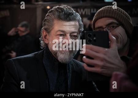 Andy Serkis kommt zur europäischen Premiere von Better man im Odeon Luxe Leicester Square Cinema. Der visionäre neue Film über Robbie Williams. Stockfoto