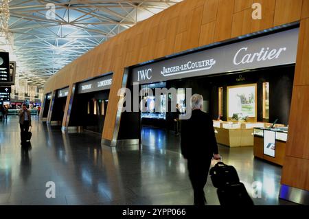 Zürich - Flughafen: Duty Free, Schmuck und Uhren Shops Stockfoto