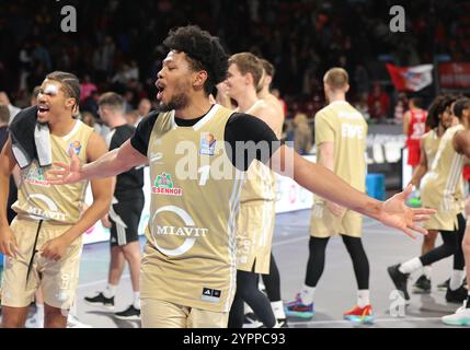 Jayden Gardner (Rasta Vechta, #1) bejubelt den Sieg. GER, FC Bayern Basketball vs. RASTA Vechta, Basketball, 1.Bundesliga, Saison 2024/2025, 01.12.2024, Foto: Eibner-Pressefoto/Marcel Engelbrecht Stockfoto