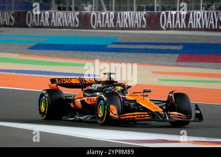 Doha, Katar. Dezember 2024. 01.12.2024, Losail International Circuit, Doha, Formel 1 Qatar Airways Qatar Grand Prix 2024, Bild Oscar Piastri (aus), McLaren F1 Team Credit: dpa/Alamy Live News Stockfoto