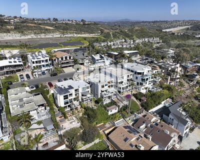 Luftaufnahme der wohlhabenden Encinitas-Stadt in San Diego, Südkalifornien, USA, Nordamerika Stockfoto