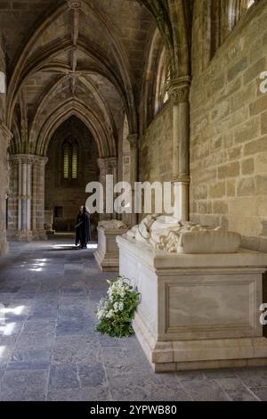 Sarcofagos de obispos, claustro, construido entre 1317 und 1340, estilo gotico, catedral de Evora, Basilica SE Catedral de Nossa Senhora da Assunci¿½ Stockfoto