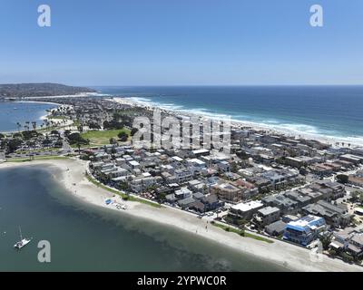 Luftaufnahme der Mission Bay und des Strandes in San Diego, Kalifornien. USA. Berühmtes Touristenziel Stockfoto