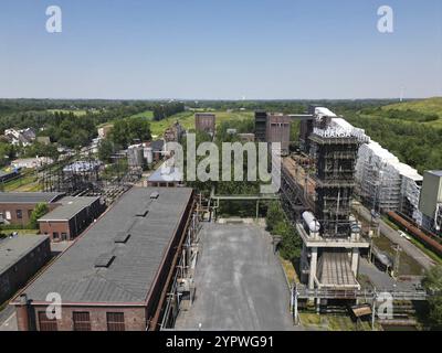 Die Kokerei Hansa ist ein Architektur- und Industriemonument in Dortmund. Sie wurde zwischen 1927 und 1928 als Koksofenanlage errichtet. Im Jahr 199 Stockfoto